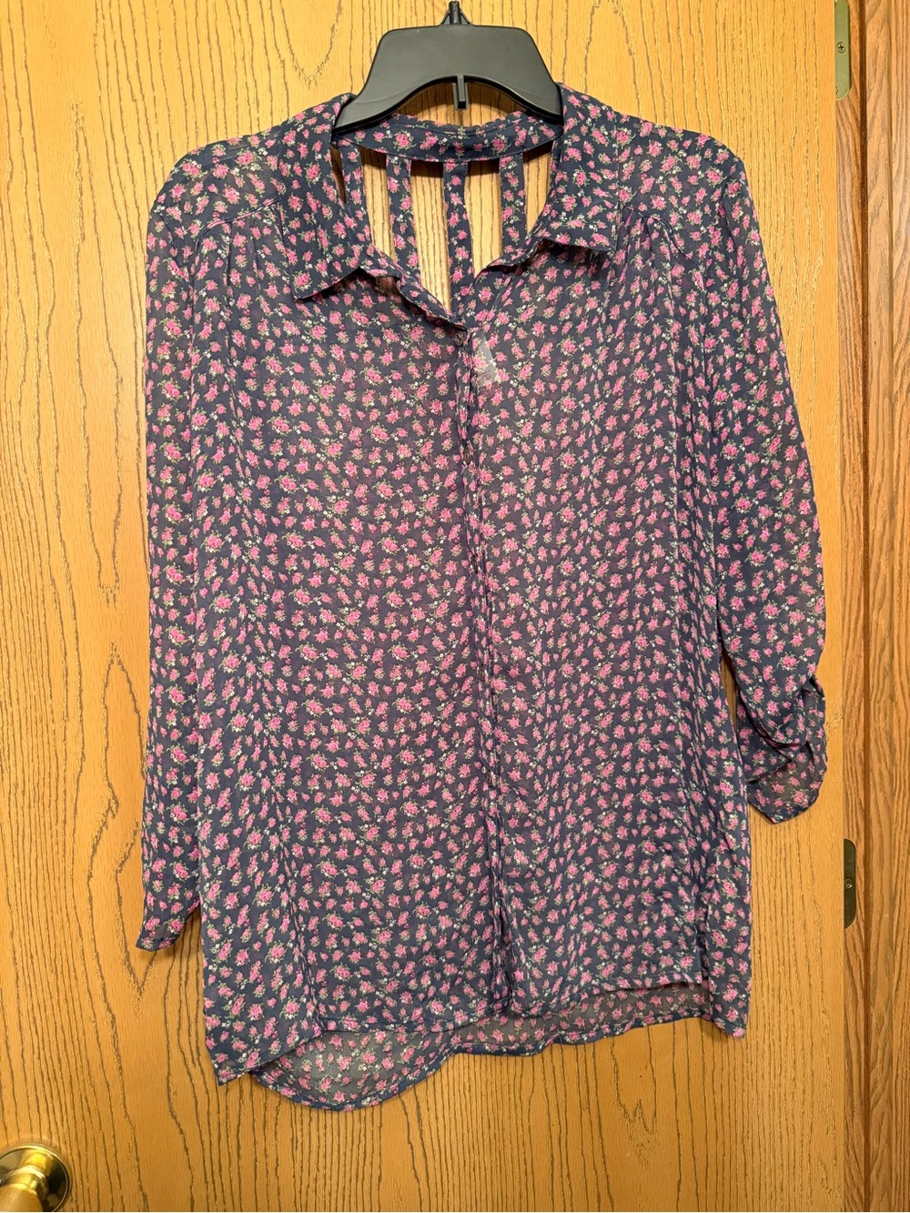 No Boundaries Size 15-17 juniors black and pink roses long sleeved blouse